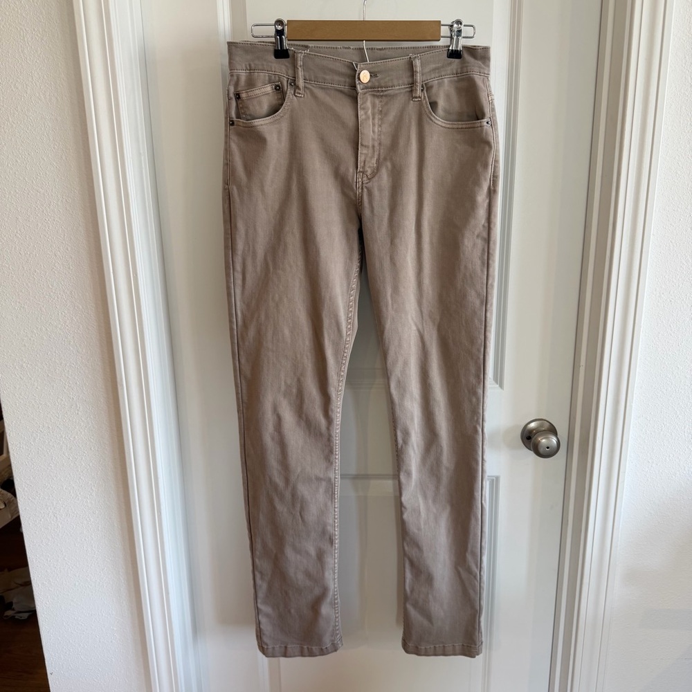Mugsy Bucks Jeans sz 32x32 Taupe Gray Tapered Stretch FLX8NBR Crazy Comfortable